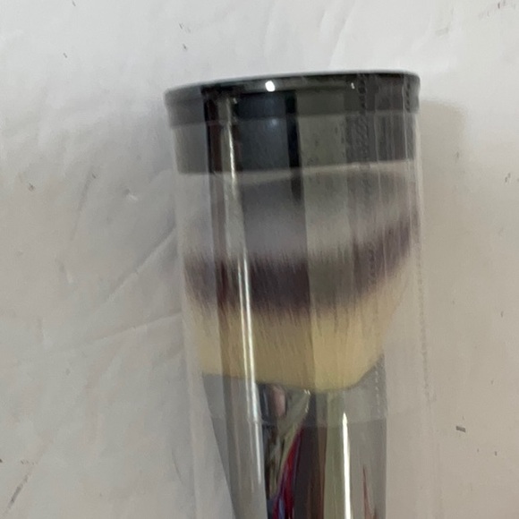 IT COSMETICS DUAL ENDED BRUSH NIB HEAVENLY LUX - Picture 3 of 4